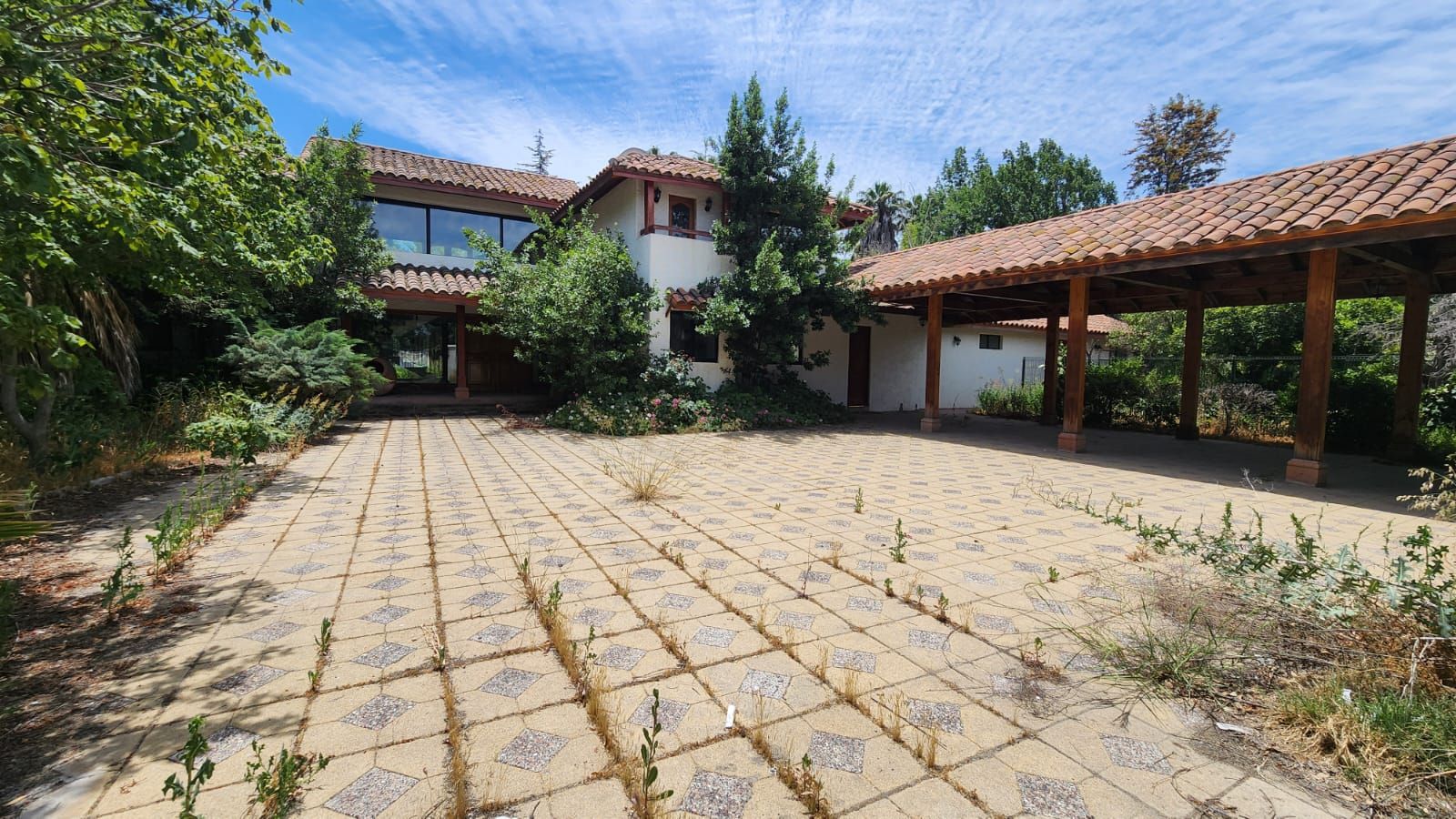 Casa En Venta De 7 Dorm. En Colina